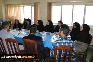 نشست هم‌اندیشی معاون فرهنگی و دانشجویی دانشگاه فنی و حرفه‌ای استان آذربایجان غربی با مشاوران دانشگاه 4
